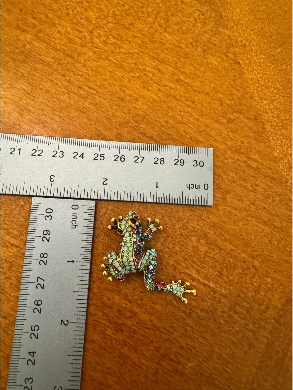 Vintage Style Frog Brooch with Multicolor Rhinestones 313